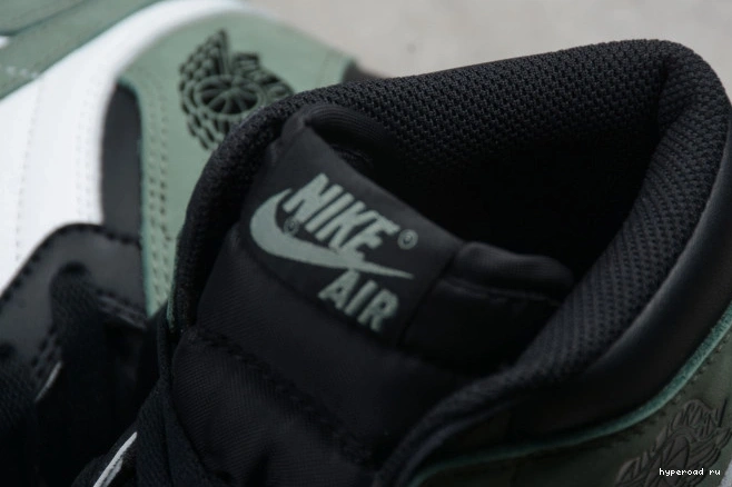 High 1 Retro OG Clay 555088-135 Jordan Green Air 0813